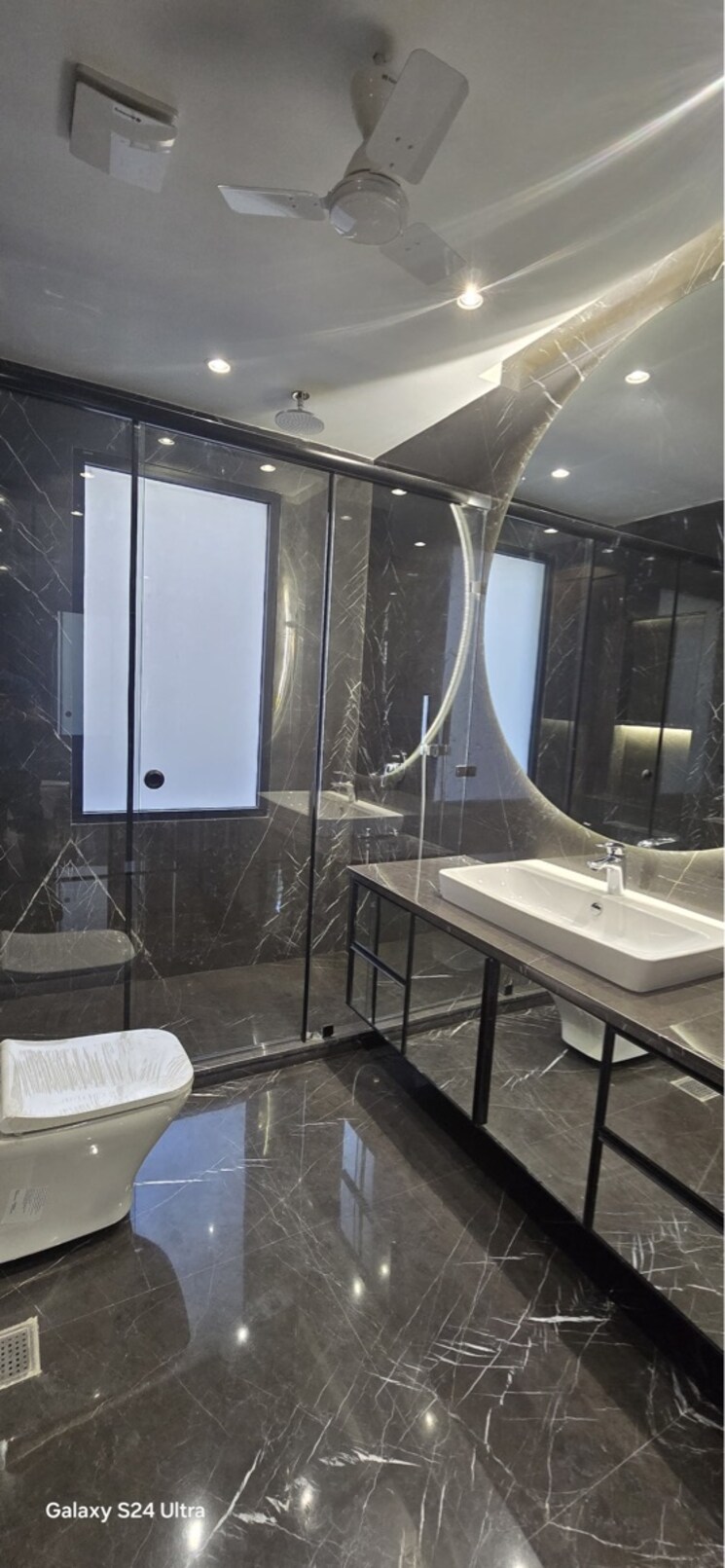 Attached Bathroom, sushant lok i 4 Bedroom 300 Sq.Yd. Builder Floor In Sushant Lok I Gurgaon 8695675