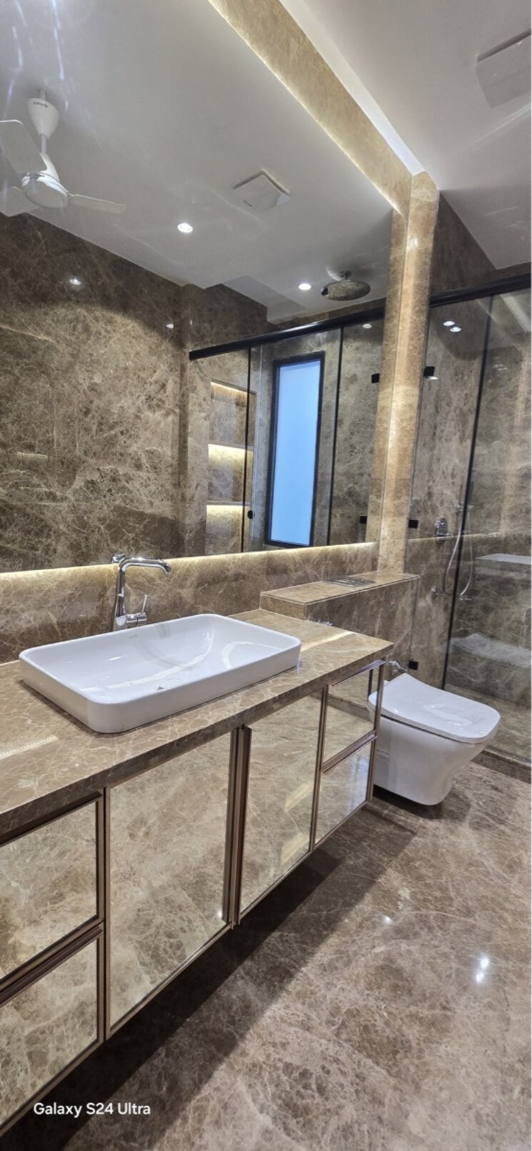 Bathroom, sushant lok i 4 Bedroom 300 Sq.Yd. Builder Floor In Sushant Lok I Gurgaon 8695675