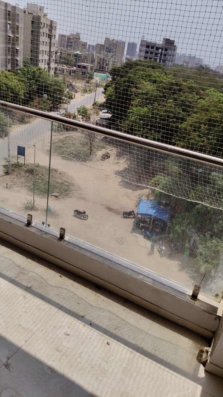 Balcony, sanidhya 3 Bedroom 195 Sq.Yd. Apartment In Sanidhya Ahmedabad 8695848