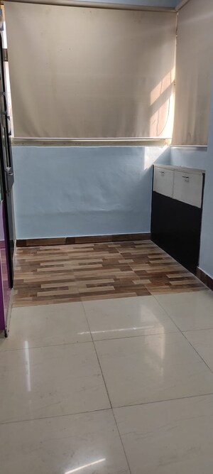 Room in 4 BHK Apartment at Amrapali Royal, Vaibhav Khand – for Sale