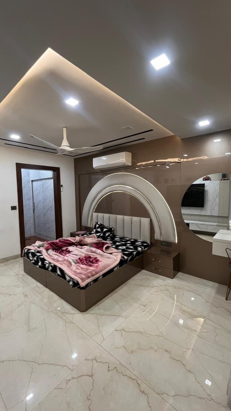 Bedroom, sector 85 4 Bedroom 350 Sq.Yd. Builder Floor In Sector 85 Faridabad 8695905