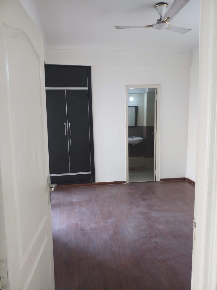 Room, maxblis-white-house 2 Bedroom 990 Sq.Ft. Apartment In Sector 75 Noida 8695895