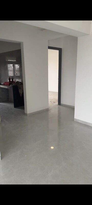 Room in 3 BHK Apartment at Dadar West – for Rent