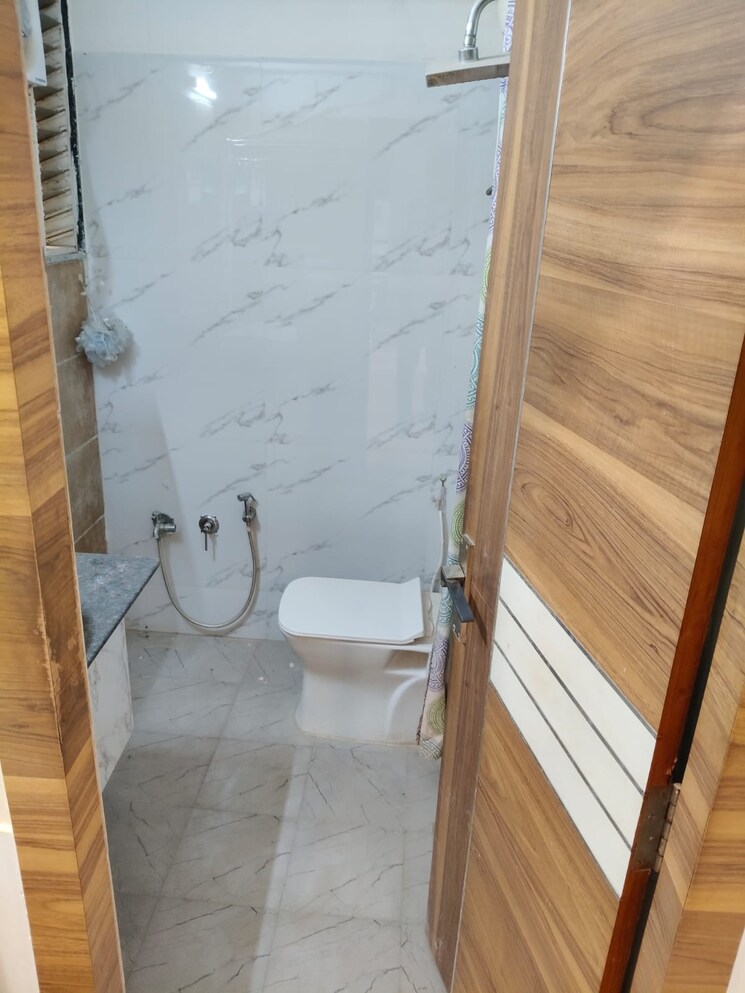 Bathroom, motera 2 Bedroom 130 Sq.Yd. Apartment In Motera Ahmedabad 8695922