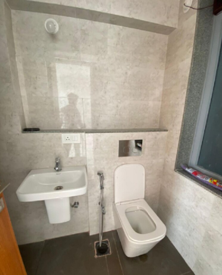 Bathroom, dynamix-avanya 2 Bedroom 537 Sq.Ft. Apartment In Dahisar East Mumbai 8695918