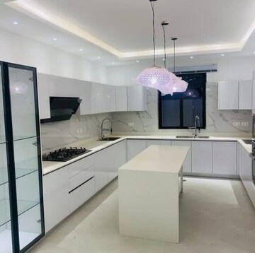 Kitchen in 2.5 BHK Builder Floor at Sector 32 – for Rent