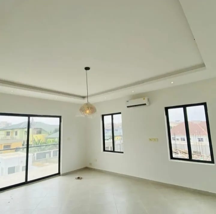 2.5 BHK + Extra Room Builder Floor For Rent in Building Floor 