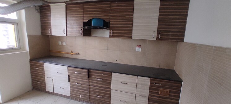 Kitchen, bptp-park-grandeura 4 Bedroom 2599 Sq.Ft. Apartment In Sector 82 Faridabad 8695973