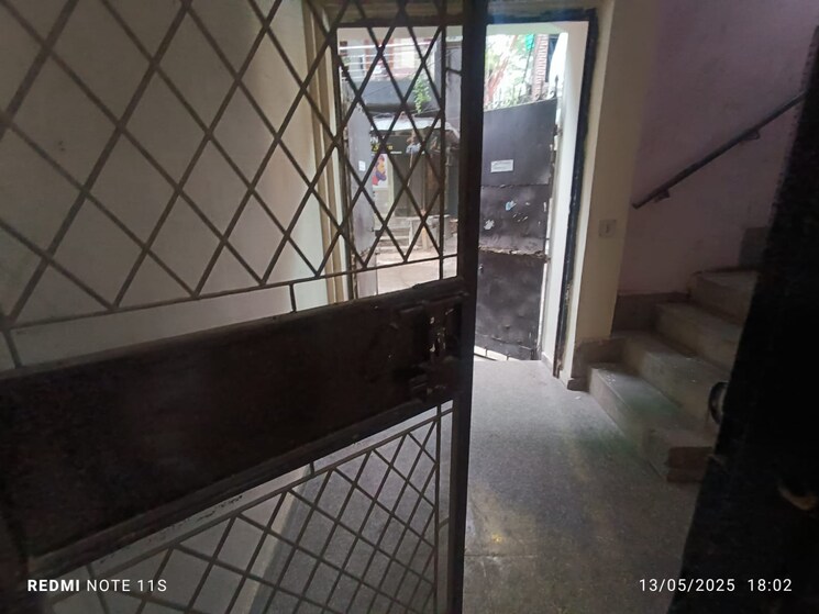 Balcony, lajpat nagar 4 1.5 Bedroom 80 Sq.Yd. Builder Floor In Lajpat Nagar 4 Delhi 8695974