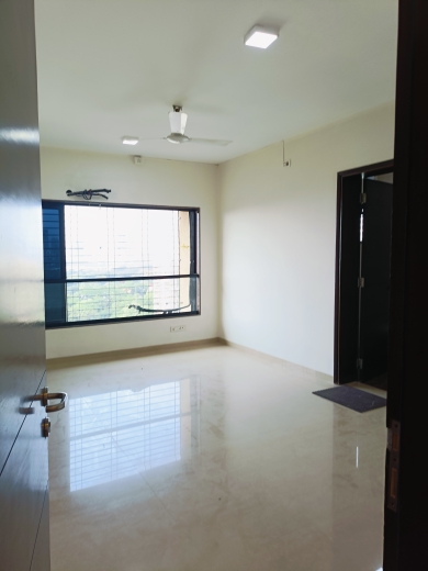3 BHK + Servant Room Apartment For Rent in Crescent Tower