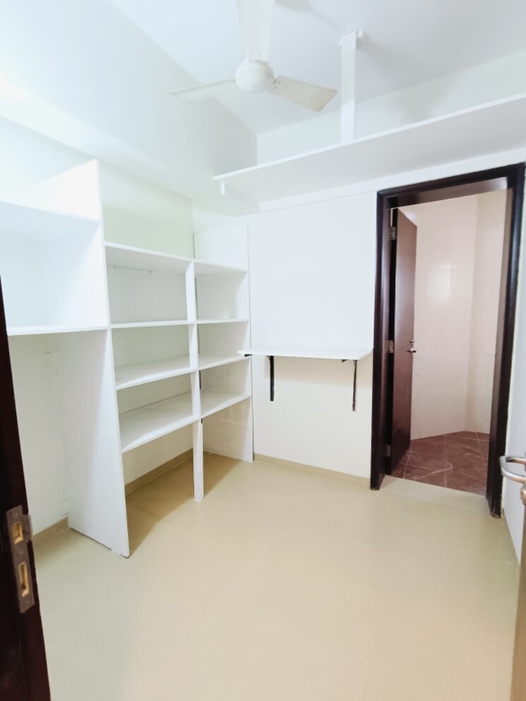 Room, crescent-tower 3 Bedroom 1500 Sq.Ft. Apartment In Tardeo Mumbai 8696024