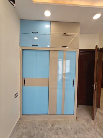Master Bedroom in 3 BHK Builder Floor at Rohini Sector 24 – for Sale