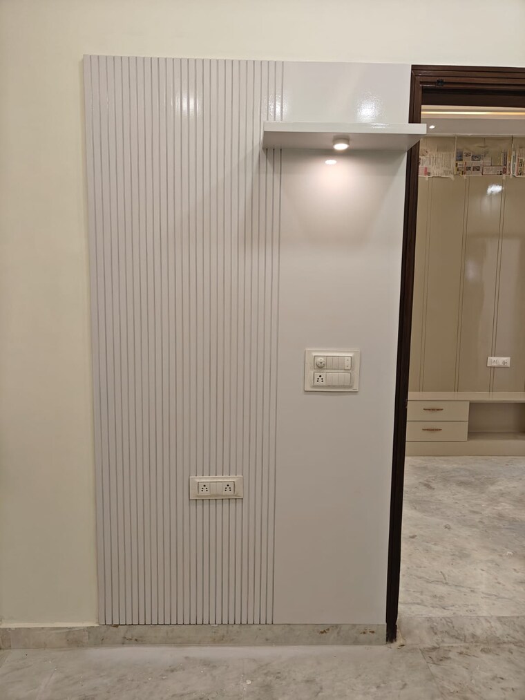 Room, rohini sector 24 3 Bedroom 900 Sq.Ft. Builder Floor In Rohini Sector 24 Delhi 8696006