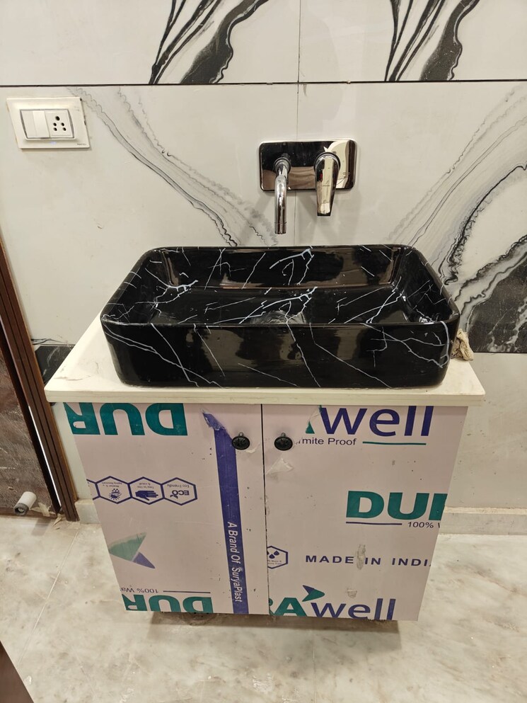 Bathroom, rohini sector 24 3 Bedroom 900 Sq.Ft. Builder Floor In Rohini Sector 24 Delhi 8696006