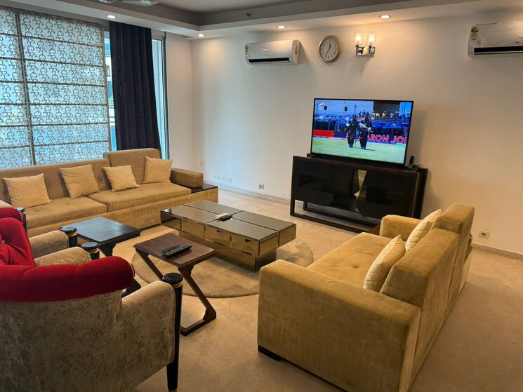 Living Room, dlf-the-pinnacle 4 Bedroom 3950 Sq.Ft. Apartment In Dlf Phase V Gurgaon 8695988