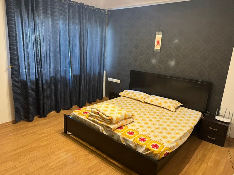 Bedroom, dlf-the-pinnacle 4 Bedroom 3950 Sq.Ft. Apartment In Dlf Phase V Gurgaon 8695988