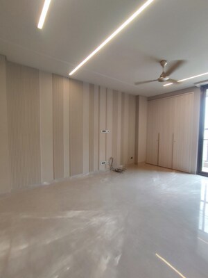 Room in 4 BHK Builder Floor at Geetanjali Enclave – for Sale