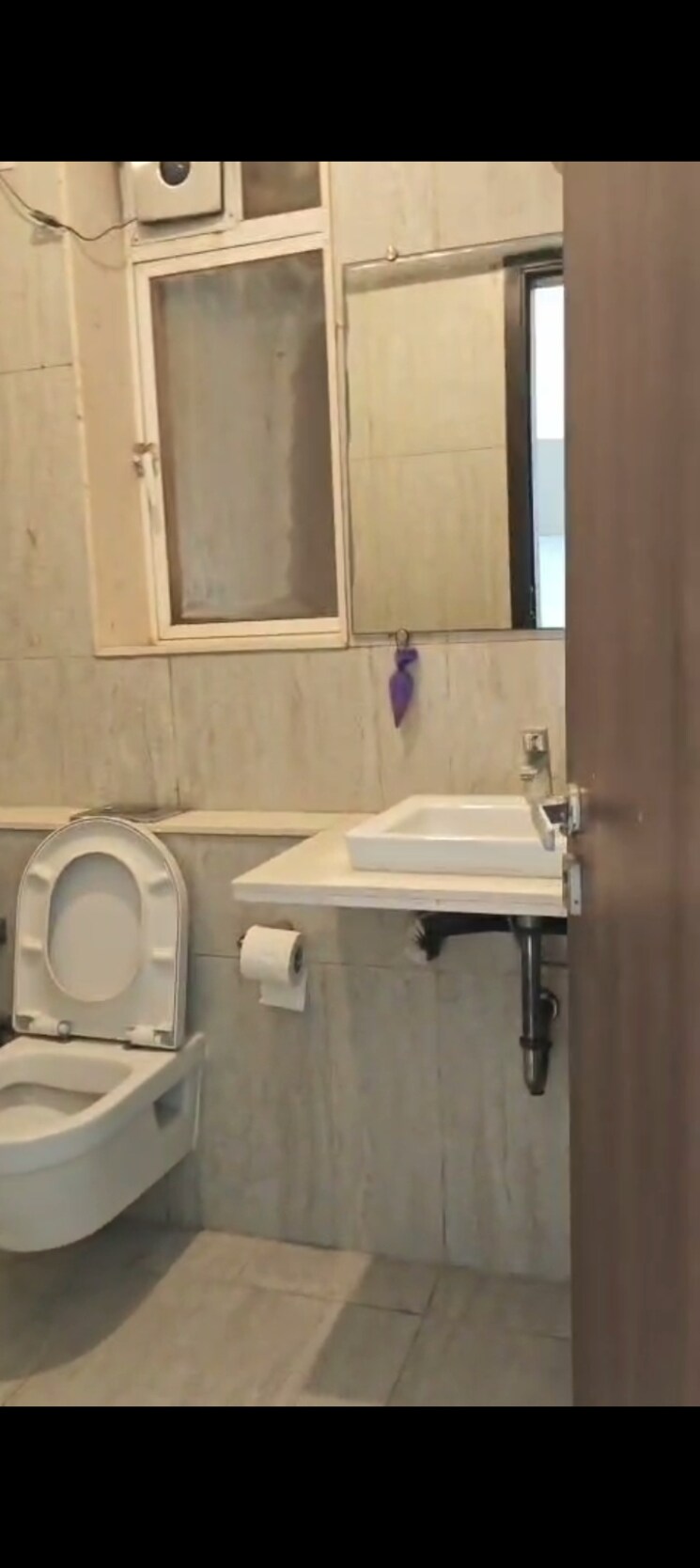 Bathroom, andheri west 3.5 Bedroom 2000 Sq.Ft. Apartment In Andheri West Mumbai 8696052
