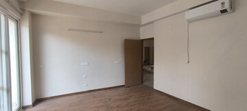 Room in 5 BHK Apartment at SS Linden, Sector 84 – for Rent
