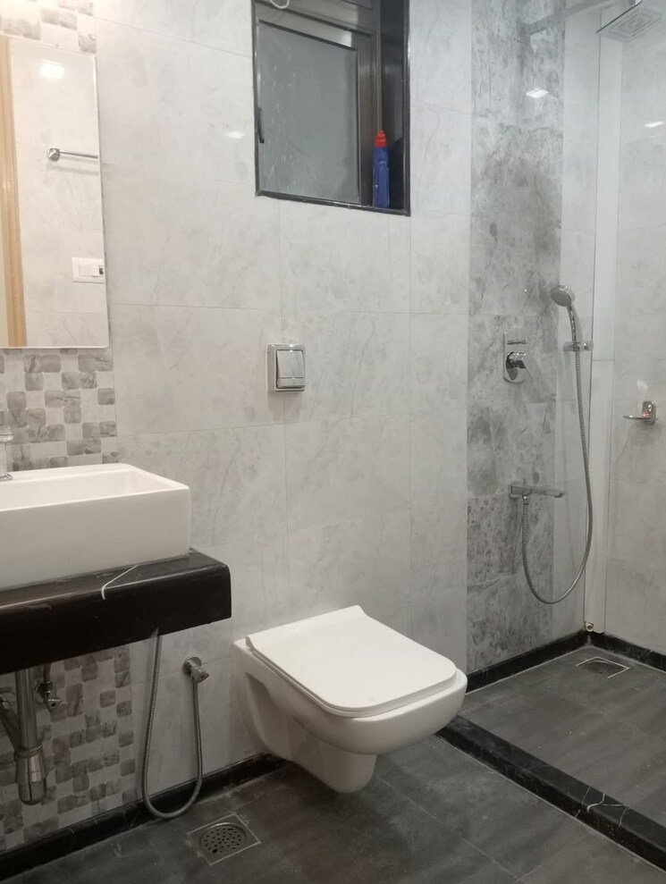 Bathroom, rajesh-raj-infinia 2 Bedroom 740 Sq.Ft. Apartment In Malad West Mumbai 8696051