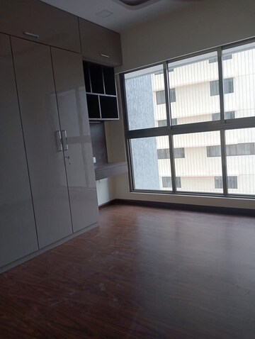 Room in 2 BHK Apartment at Rajesh Raj Infinia, Malad West – for Rent