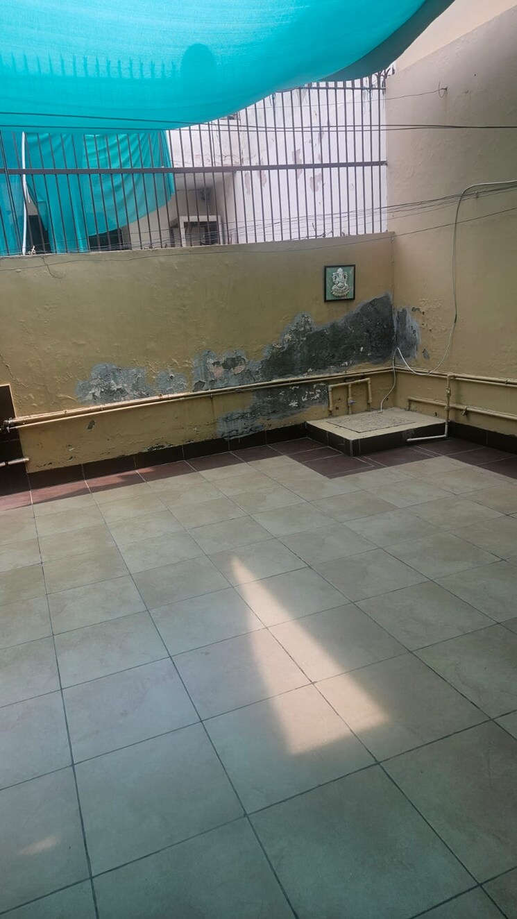  Parking, sector 19 3 Bedroom 250 Sq.Yd. Independent House In Sector 19 Faridabad 8696177