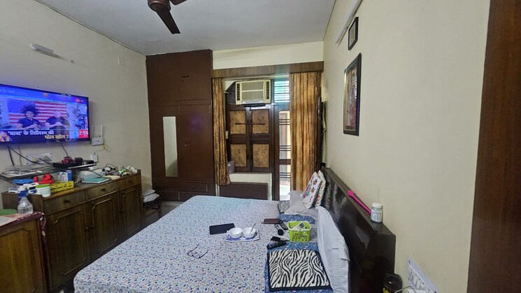 Bedroom, sector 19 3 Bedroom 250 Sq.Yd. Independent House In Sector 19 Faridabad 8696177