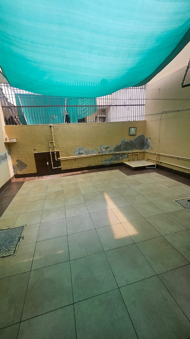  Parking, sector 19 3 Bedroom 250 Sq.Yd. Independent House In Sector 19 Faridabad 8696177