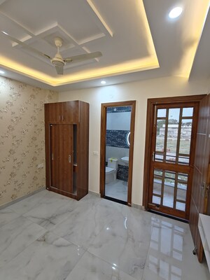 Room in 3 BHK Builder Floor at Gms Road – for Sale