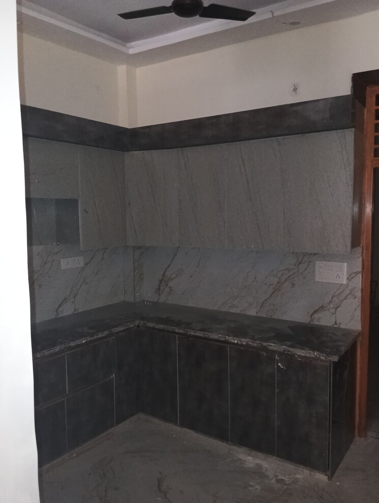 Bathroom, balaji-enclave 3 Bedroom 85 Sq.Yd. Independent House In Govindpuram Ghaziabad 8696352