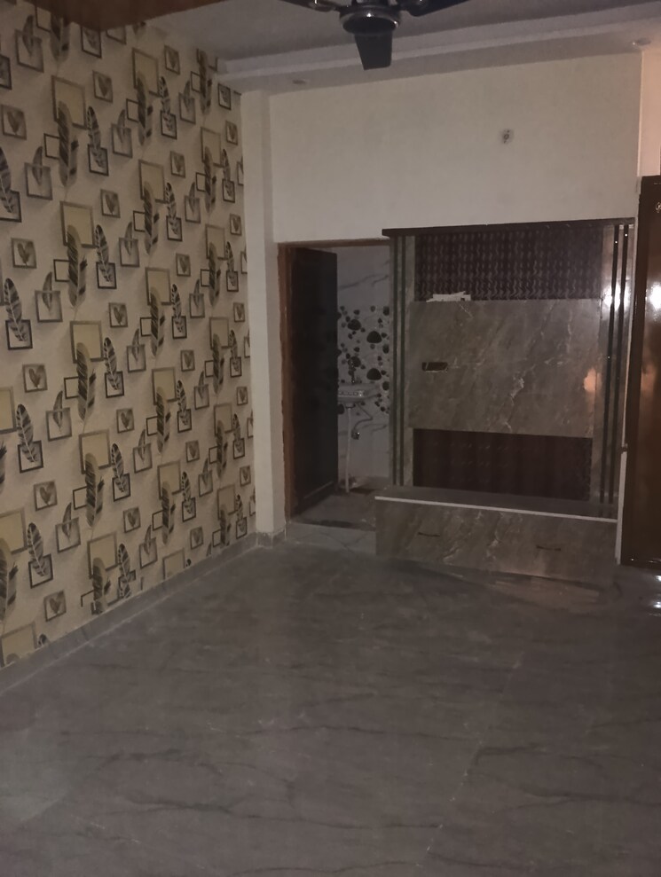 Bathroom, balaji-enclave 3 Bedroom 85 Sq.Yd. Independent House In Govindpuram Ghaziabad 8696352