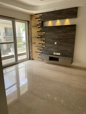 Room in 4 BHK Builder Floor at Rohini Sector 11 – for Sale