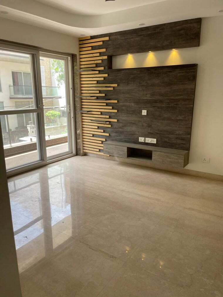 Room, rohini sector 11 4 Bedroom 1600 Sq.Ft. Builder Floor In Rohini Sector 11 Delhi 8696365