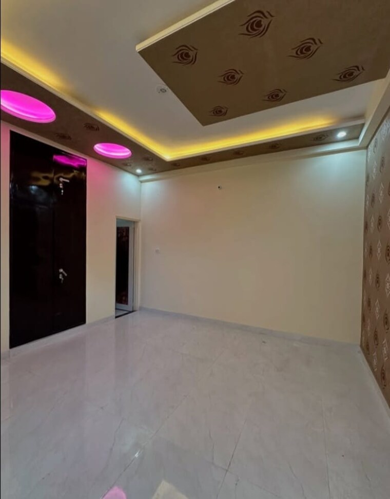 Room, sector 39 3.5 Bedroom 3150 Sq.Ft. Builder Floor In Sector 39 Faridabad 8696381