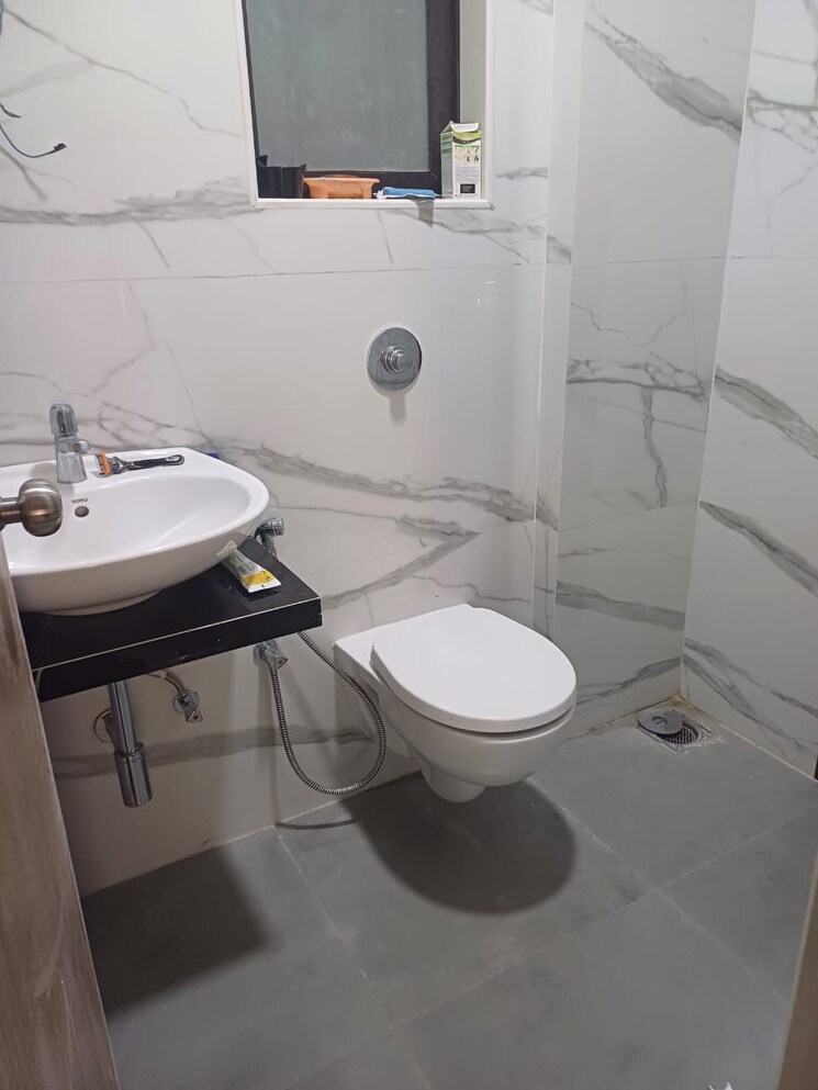 Bathroom, lake-side-cooperative-housing-society 1 Bedroom 600 Sq.Ft. Apartment In Chandivali Mumbai 8696401