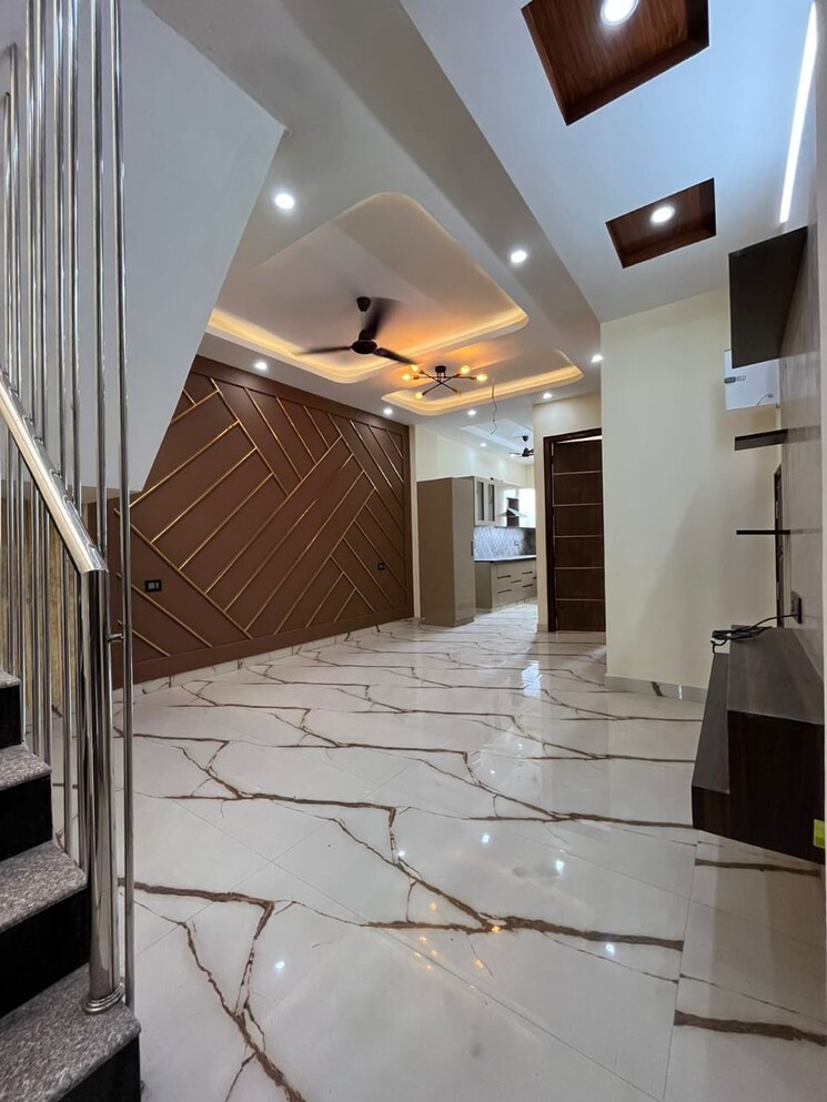 Living Room, gms road 3 Bedroom 1800 Sq.Ft. Penthouse In Gms Road Dehradun 8696406