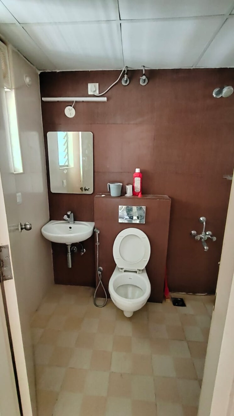Bathroom, ozone-urbana-aqua 2 Bedroom 937 Sq.Ft. Apartment In Devanahalli Bangalore 8696435