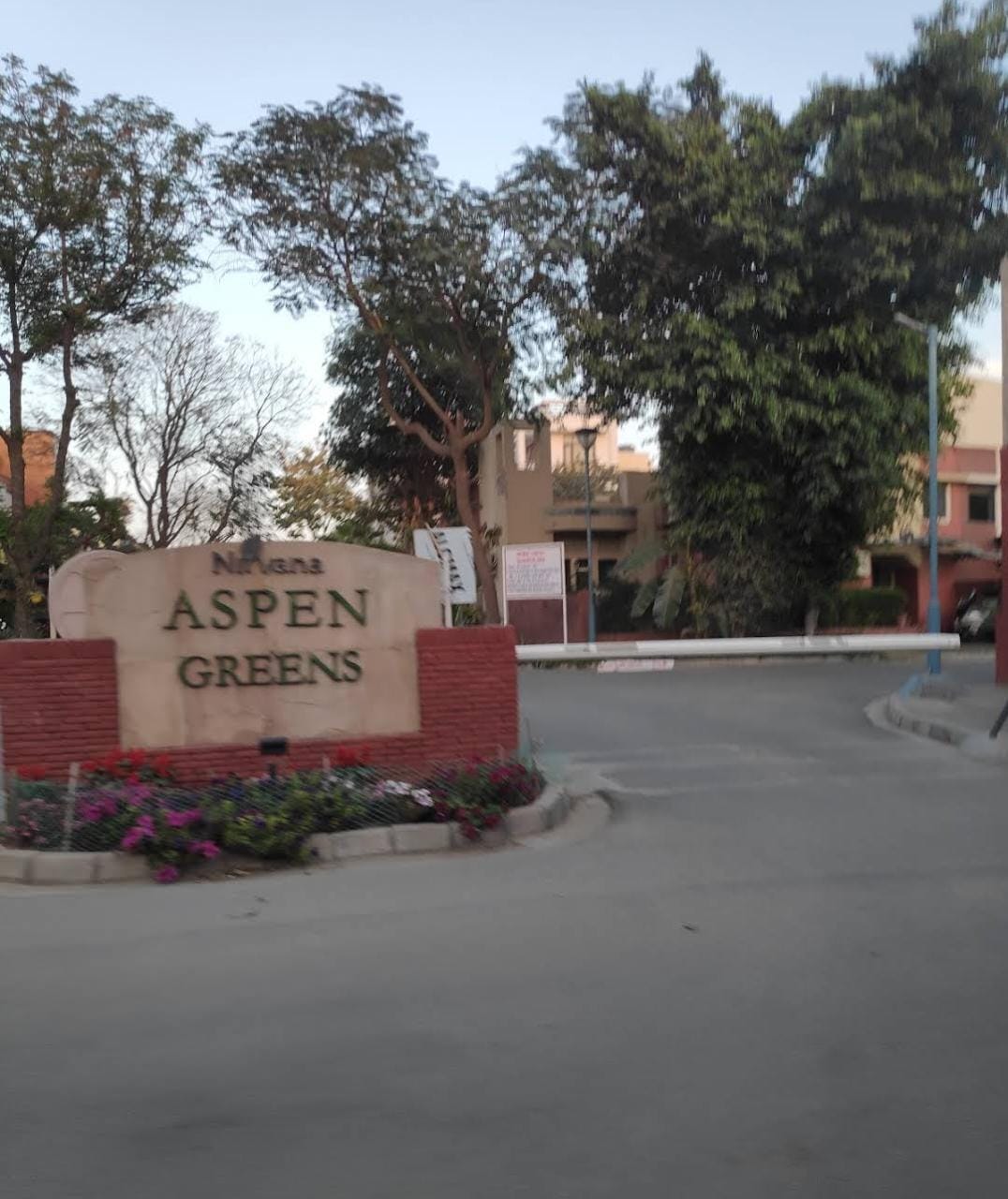 4 BHK + Servant Room Villa For Rent in Unitech Nirvana Country Aspen Greens