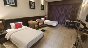 Team Area in 4 BHK Villa at Unitech Nirvana Country Aspen Greens, Sector 50 – for Rent