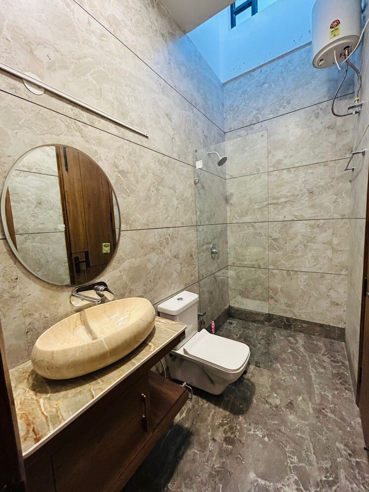 Bathroom, kharar 2 Bedroom 110 Sq.Yd. Apartment In Kharar Mohali 8696489