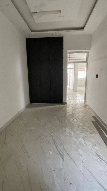 Room in 2 BHK Independent House at Deva Road – for Sale