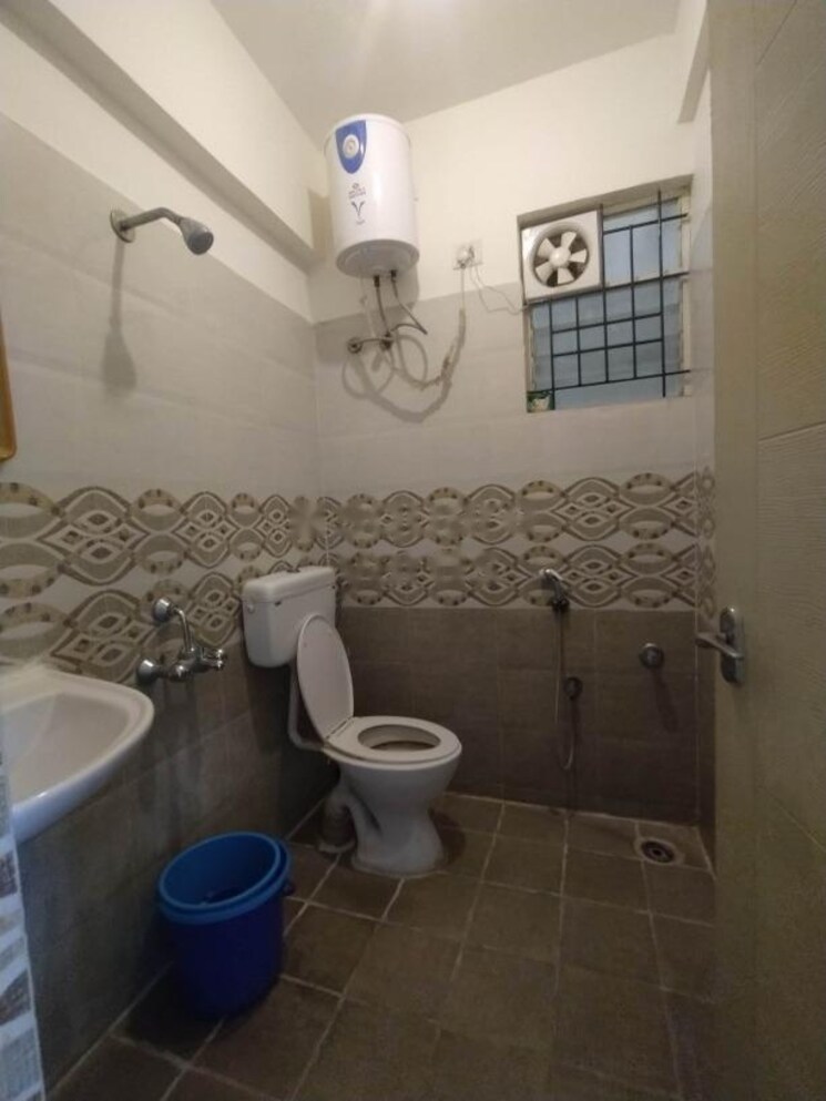 Bathroom, sv-nest 2 Bedroom 672 Sq.Ft. Apartment In Hsr Layout Bangalore 8696530