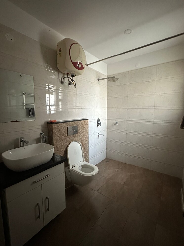 Bathroom, aerocity 3 Bedroom 200 Sq.Yd. Builder Floor In Aerocity Mohali 8696603