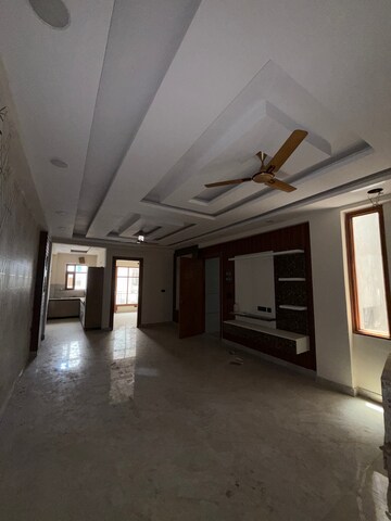 Building Lobby in 3 BHK Builder Floor at Sector 89 – for Rent