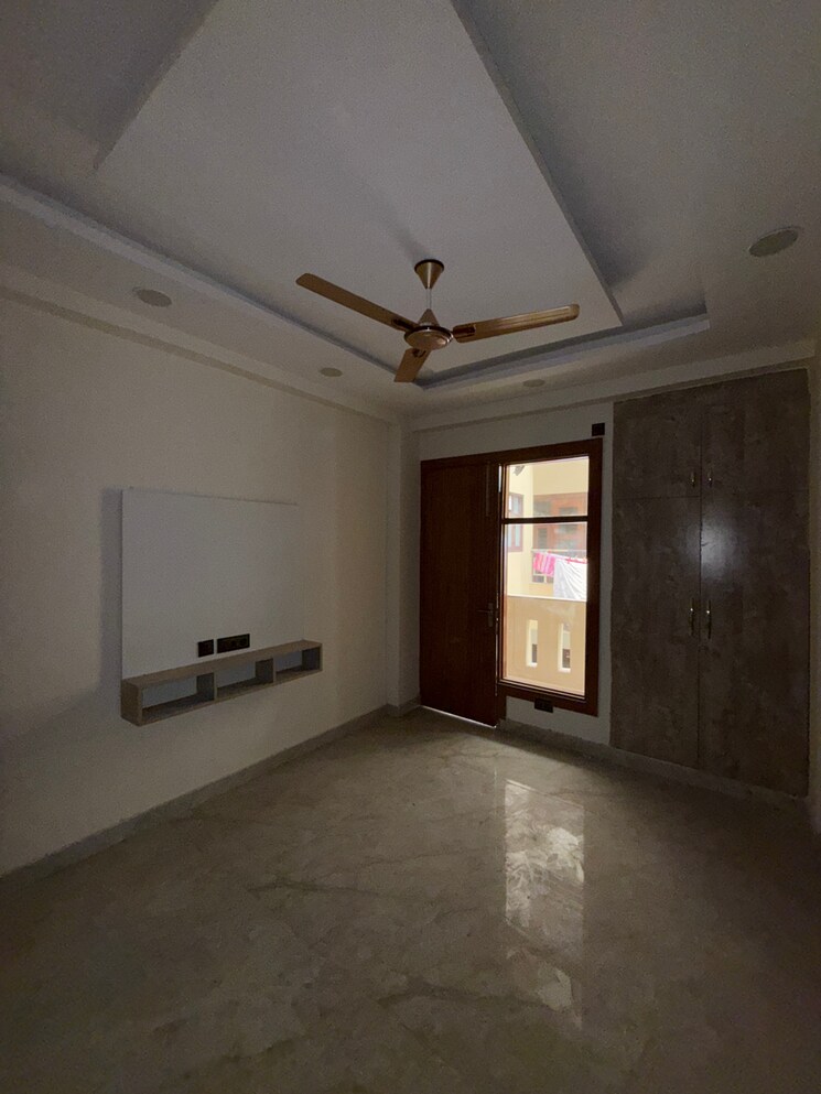 Room, sector 89 3 Bedroom 170 Sq.Yd. Builder Floor In Sector 89 Faridabad 8696616