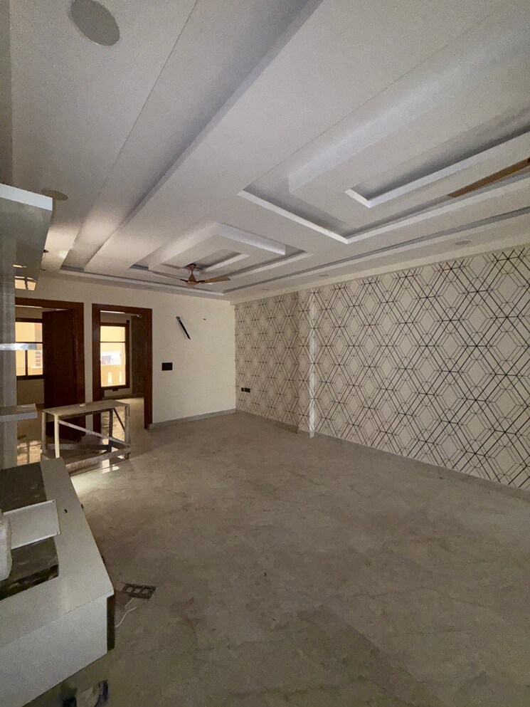  Parking, sector 89 3 Bedroom 170 Sq.Yd. Builder Floor In Sector 89 Faridabad 8696616