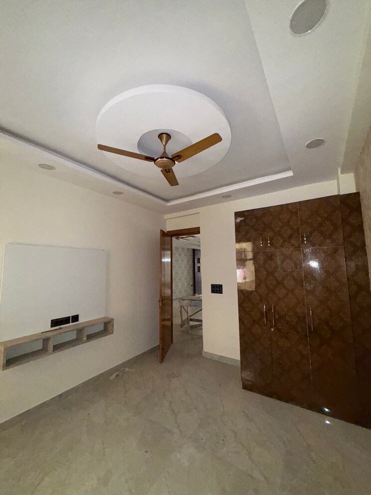 Room, sector 89 3 Bedroom 170 Sq.Yd. Builder Floor In Sector 89 Faridabad 8696616