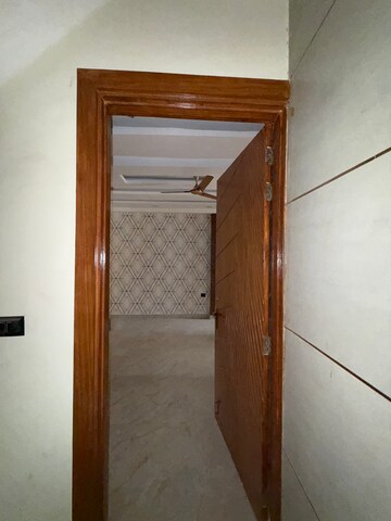 Furnished Amenities in 3 BHK Builder Floor at Sector 89 – for Rent
