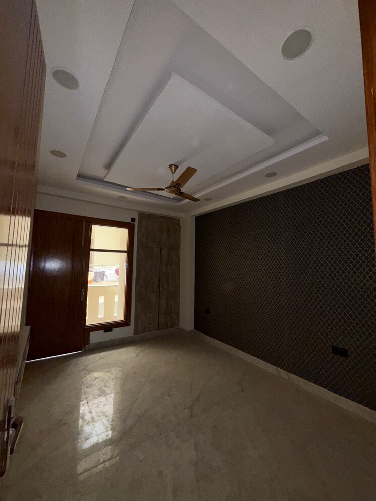 Room, sector 89 3 Bedroom 170 Sq.Yd. Builder Floor In Sector 89 Faridabad 8696616