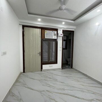 Room in 2 BHK Builder Floor at Saket – for Rent
